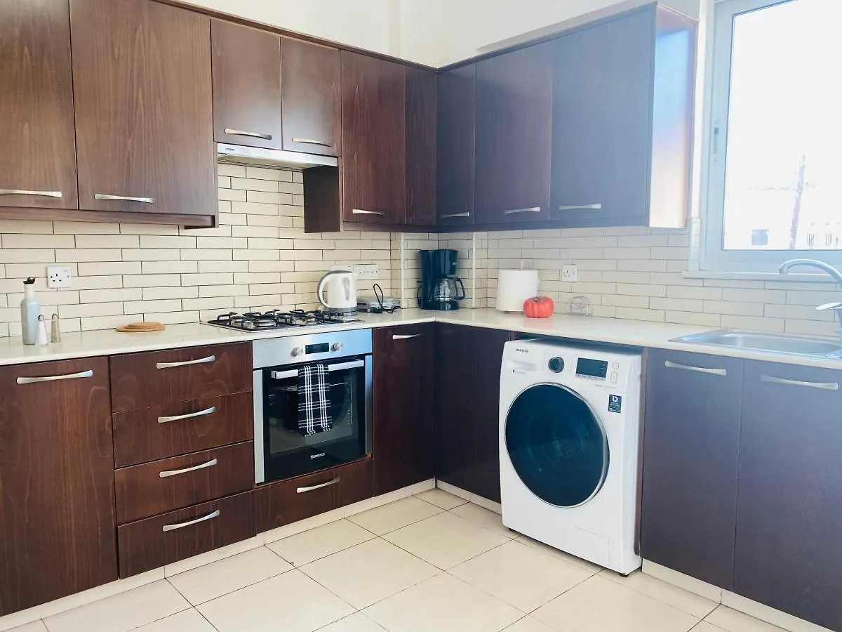 Apollo 2-Br Apt In Larnaca